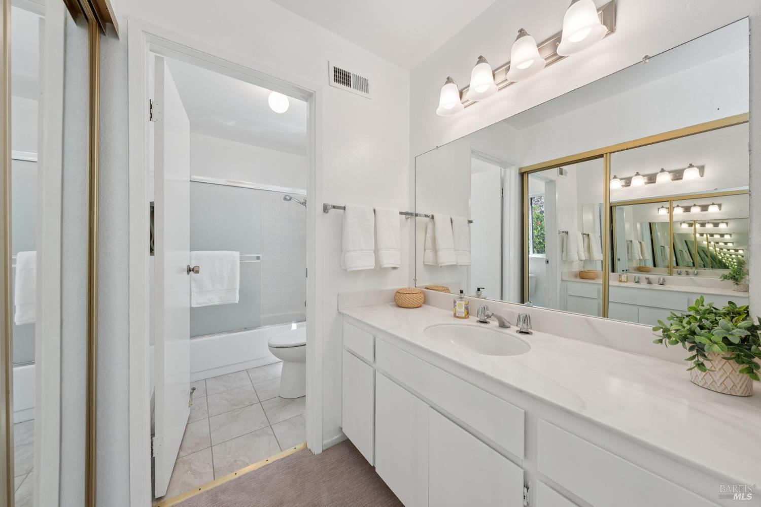 12 Elegant Tern Road Novato CA 94949