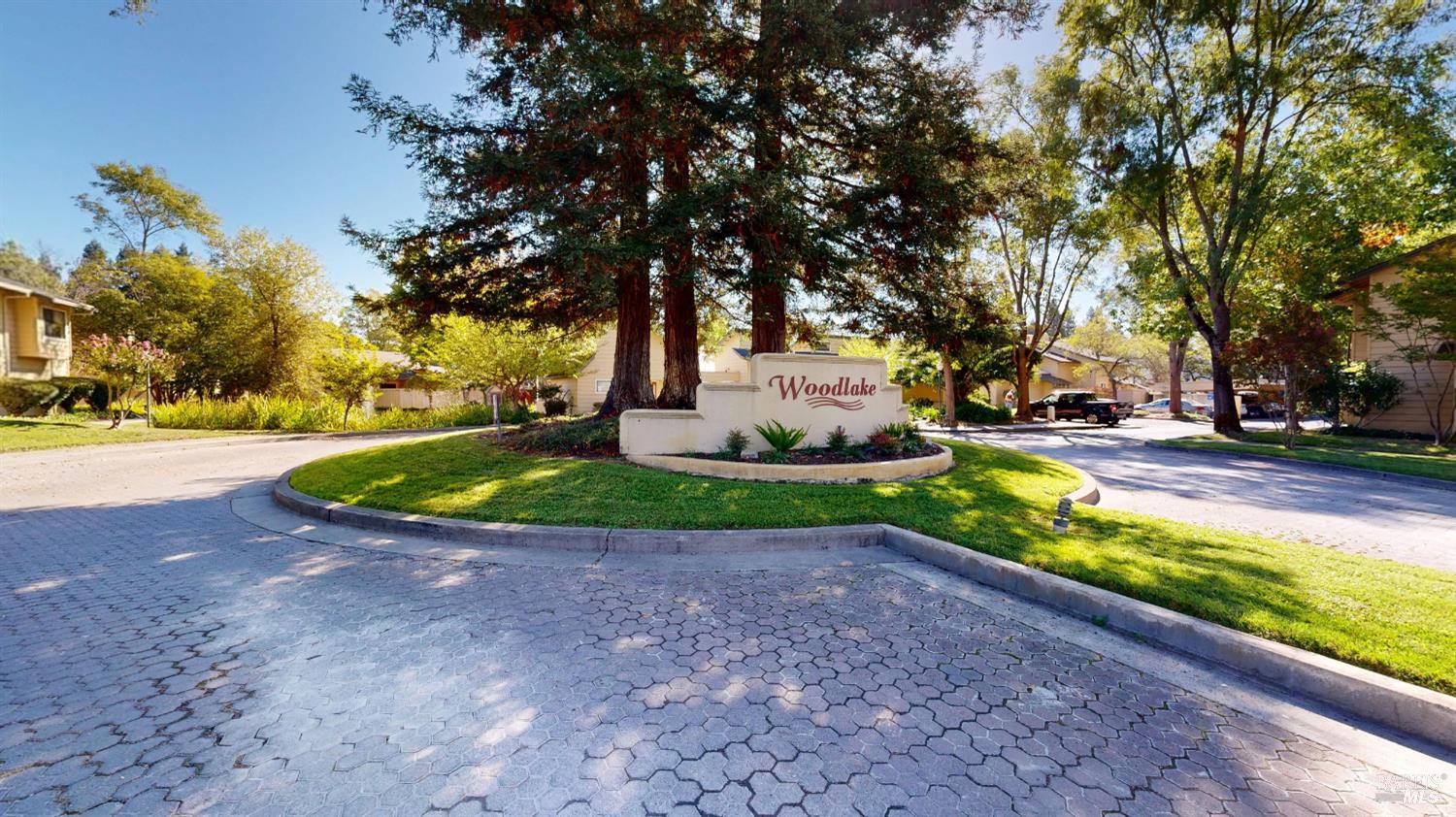 2402 Woodlake Drive Santa Rosa CA 95405