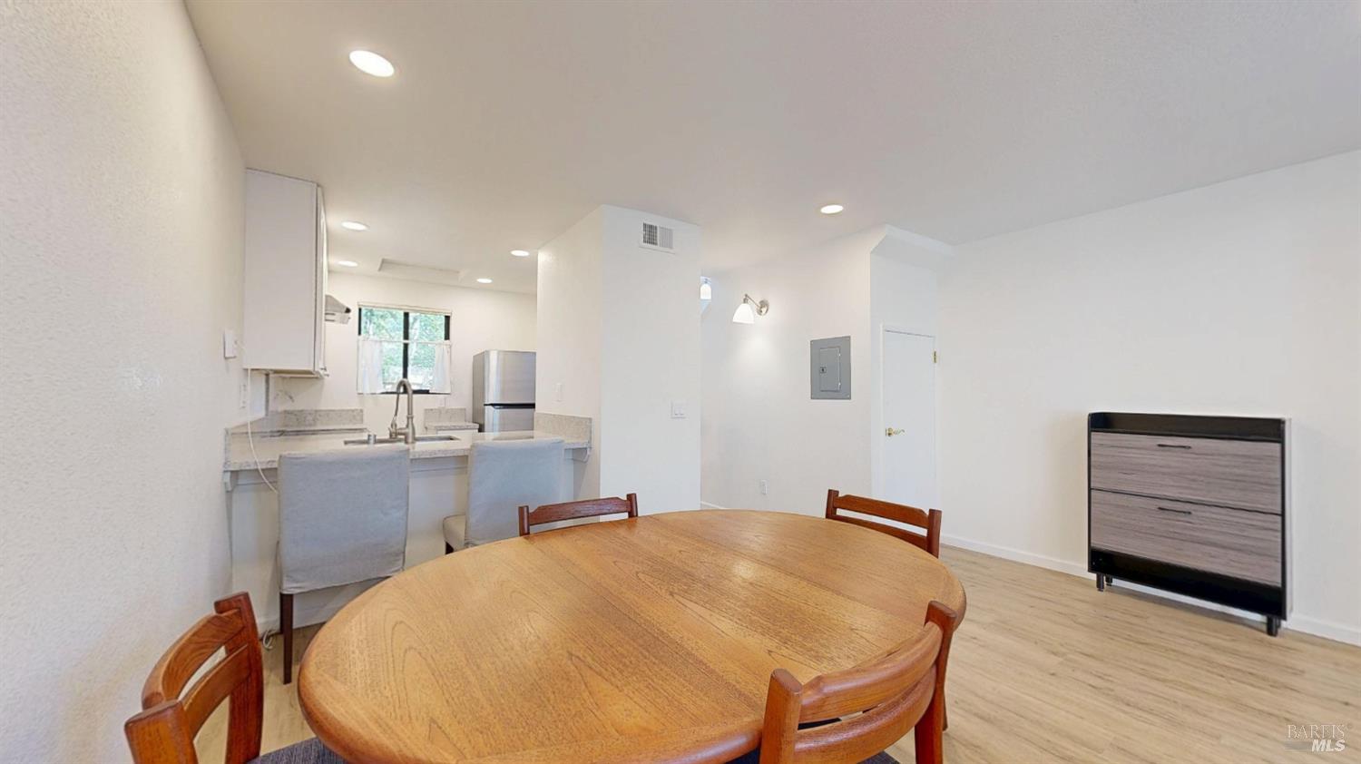 2402 Woodlake Drive Santa Rosa CA 95405