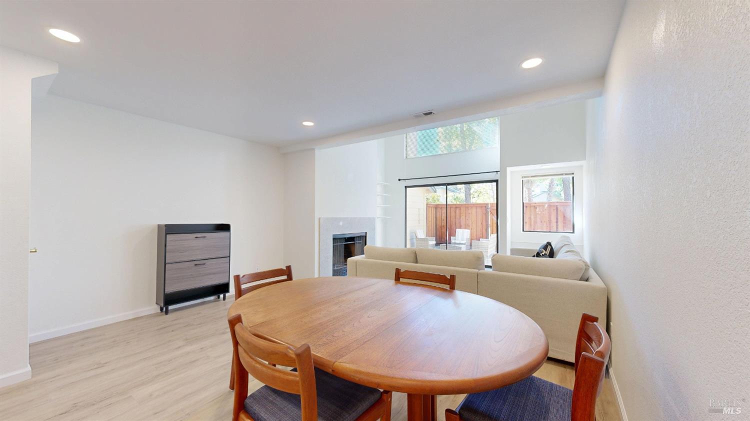 2402 Woodlake Drive Santa Rosa CA 95405