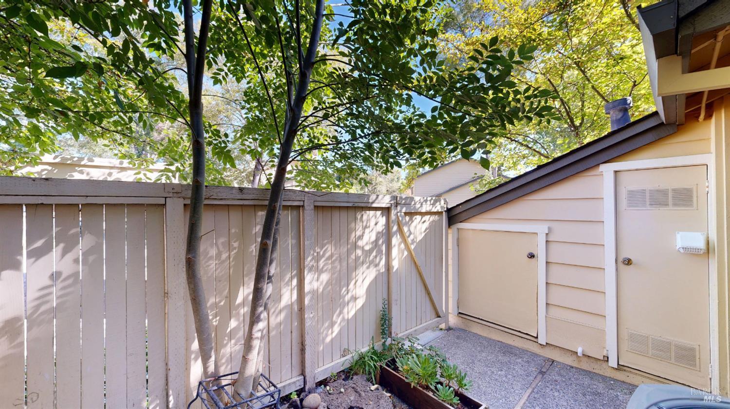 2402 Woodlake Drive Santa Rosa CA 95405