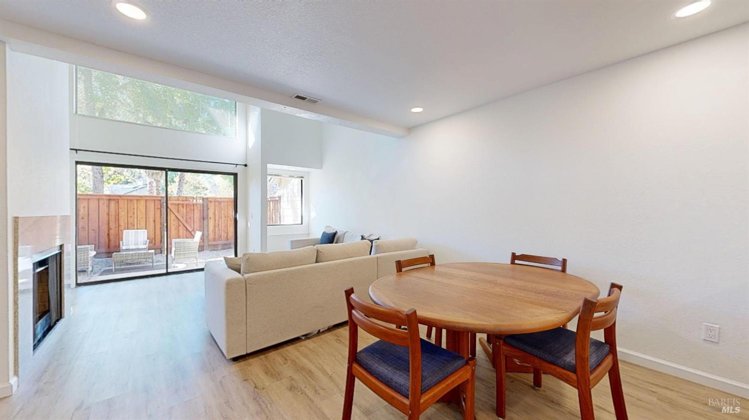 2402 Woodlake Drive Santa Rosa CA 95405