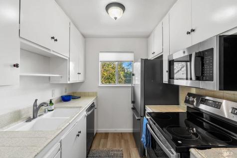 34 Los Padres Circle Novato CA 94947