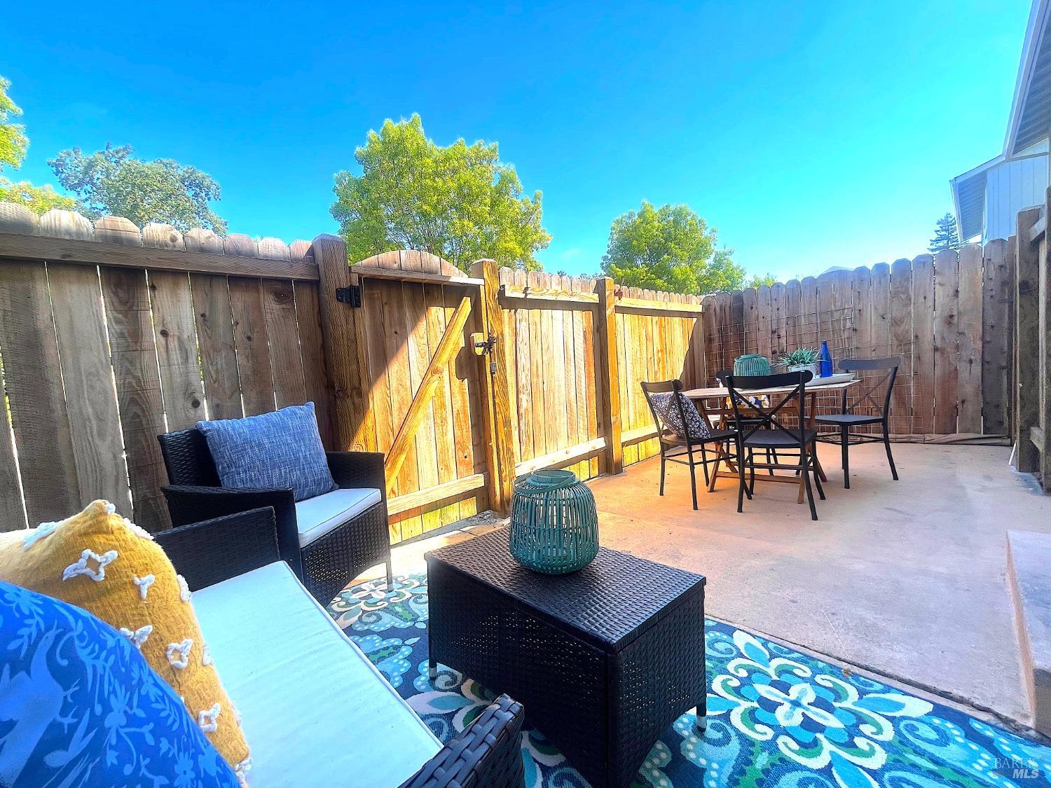 1422 N Oak Street Calistoga CA 94515