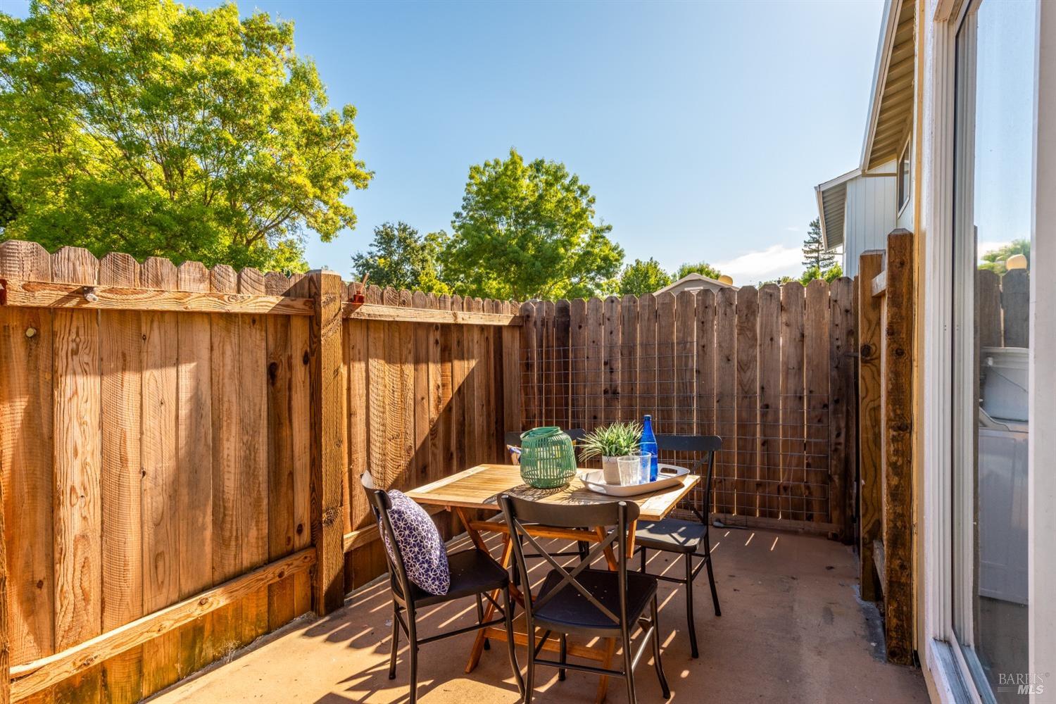 1422 N Oak Street Calistoga CA 94515