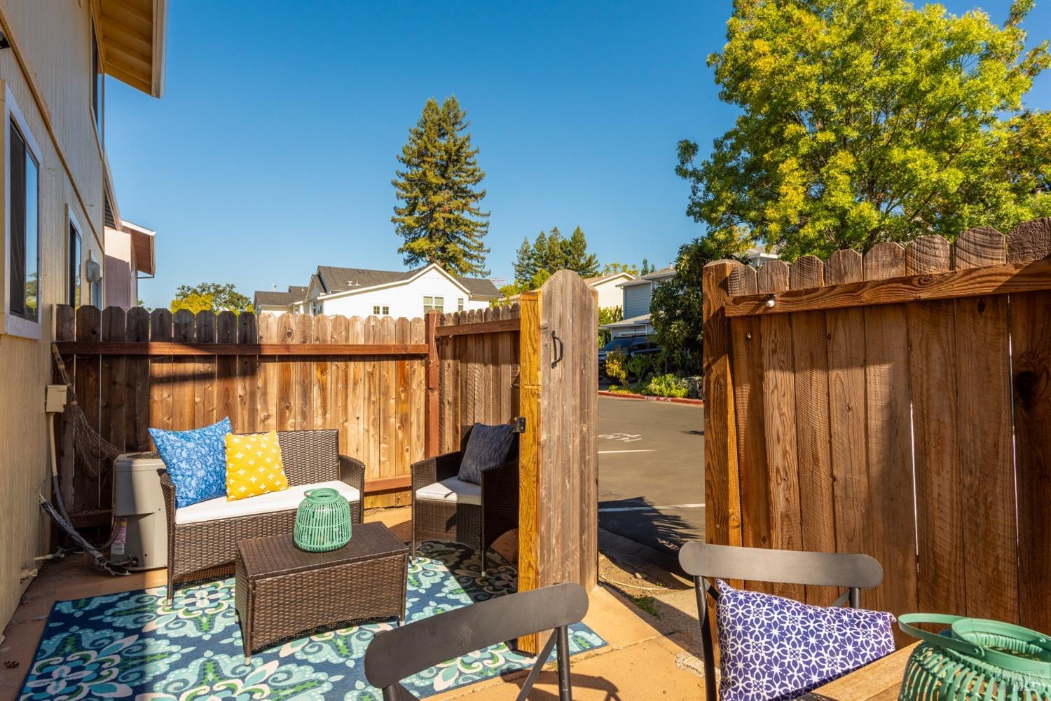 1422 N Oak Street Calistoga CA 94515