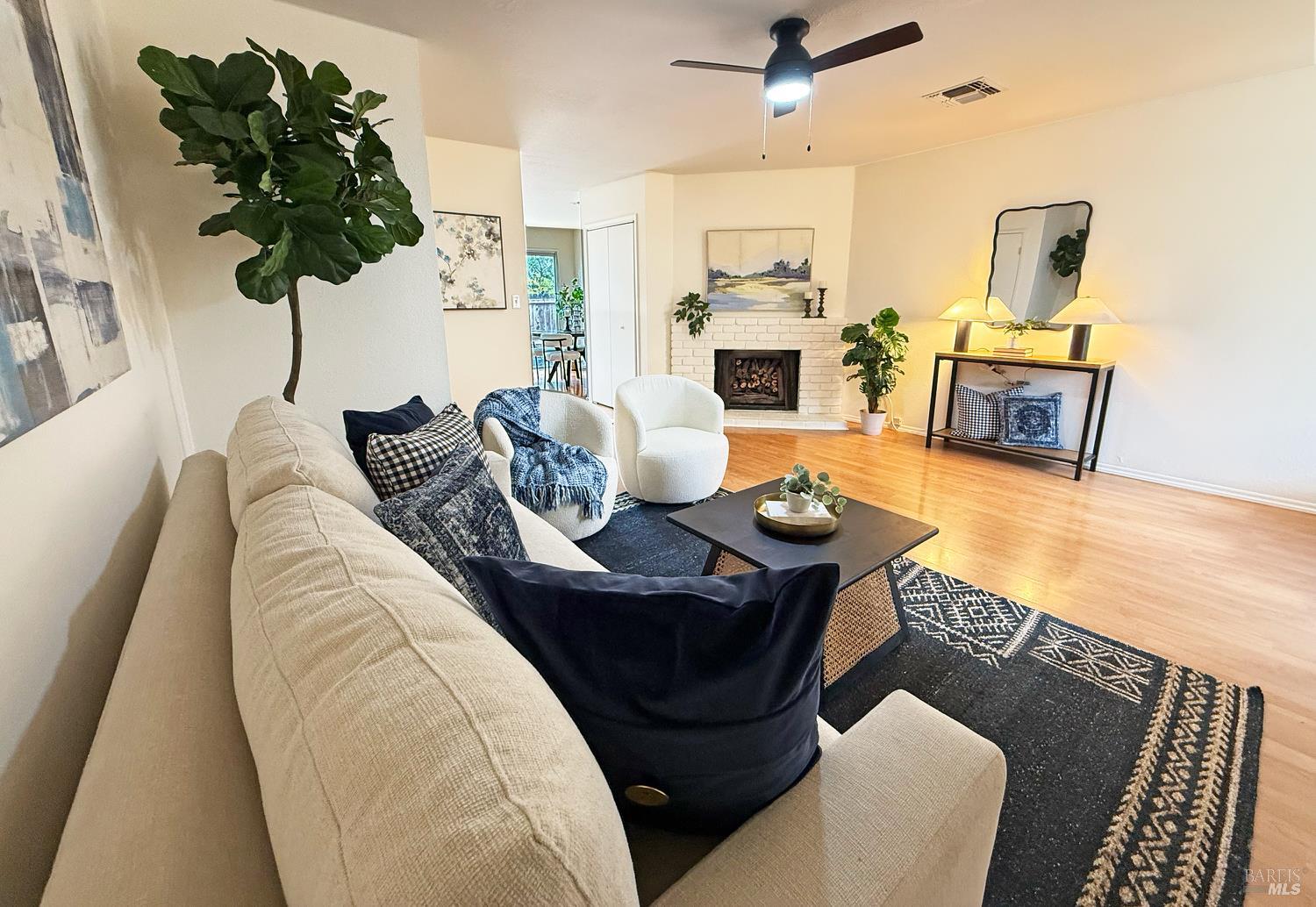 1422 N Oak Street Calistoga CA 94515