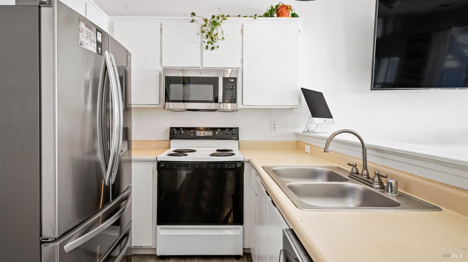 1532 Pinebrook Place Santa Rosa CA 95403
