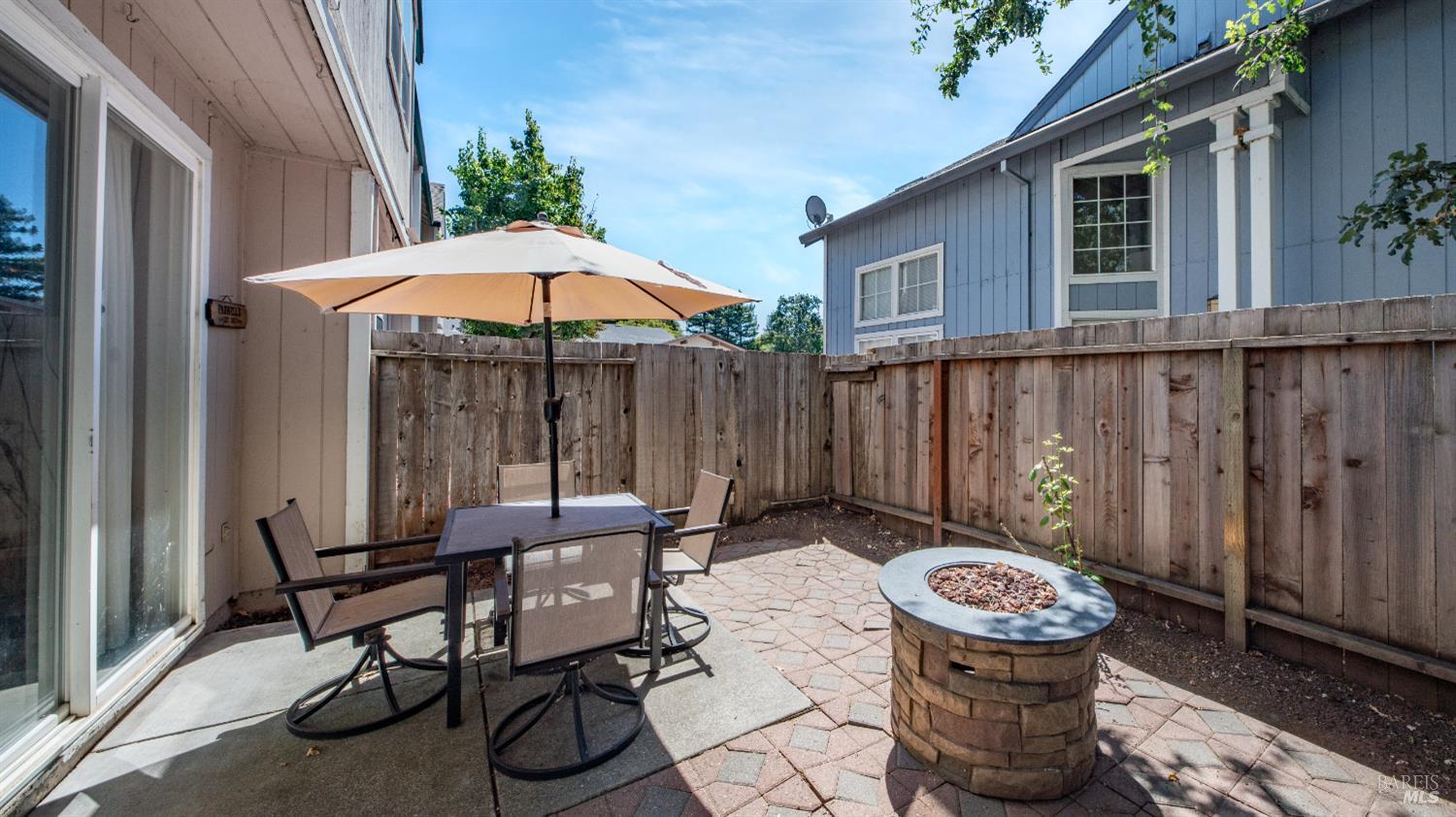 1532 Pinebrook Place Santa Rosa CA 95403