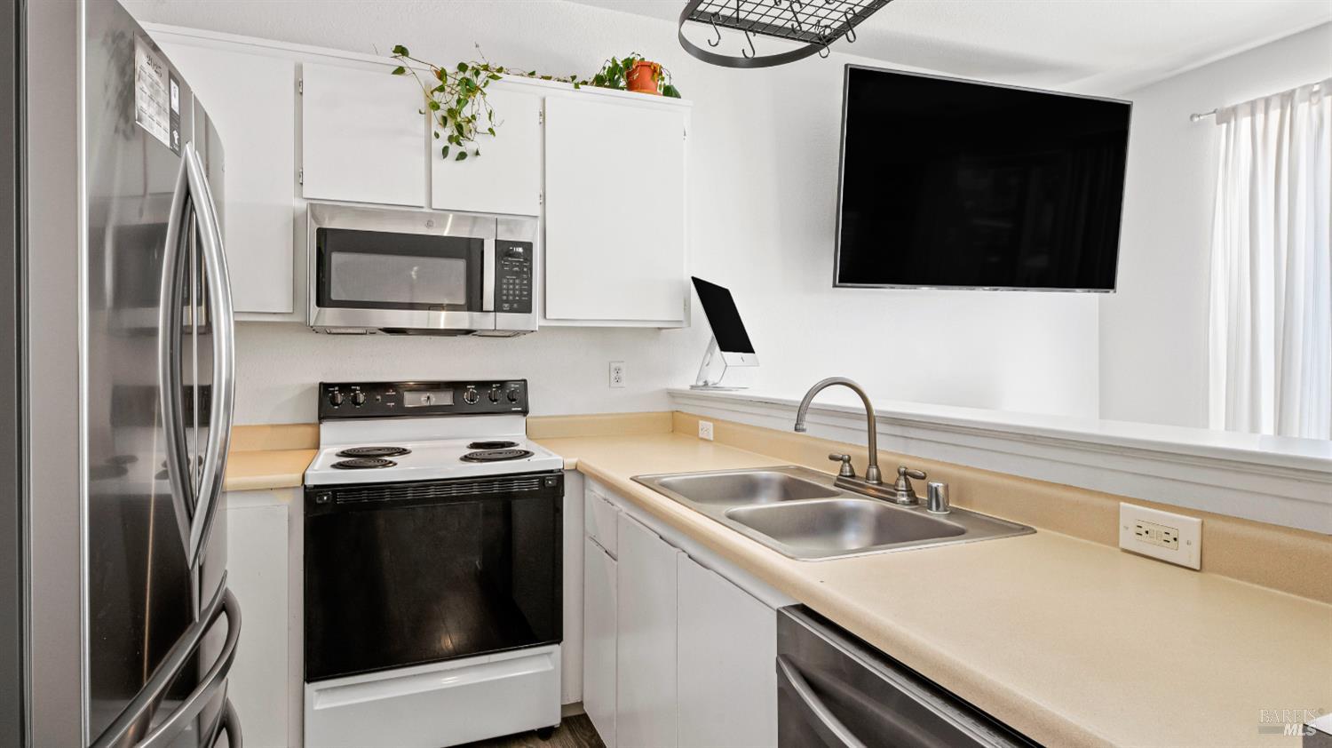 1532 Pinebrook Place Santa Rosa CA 95403