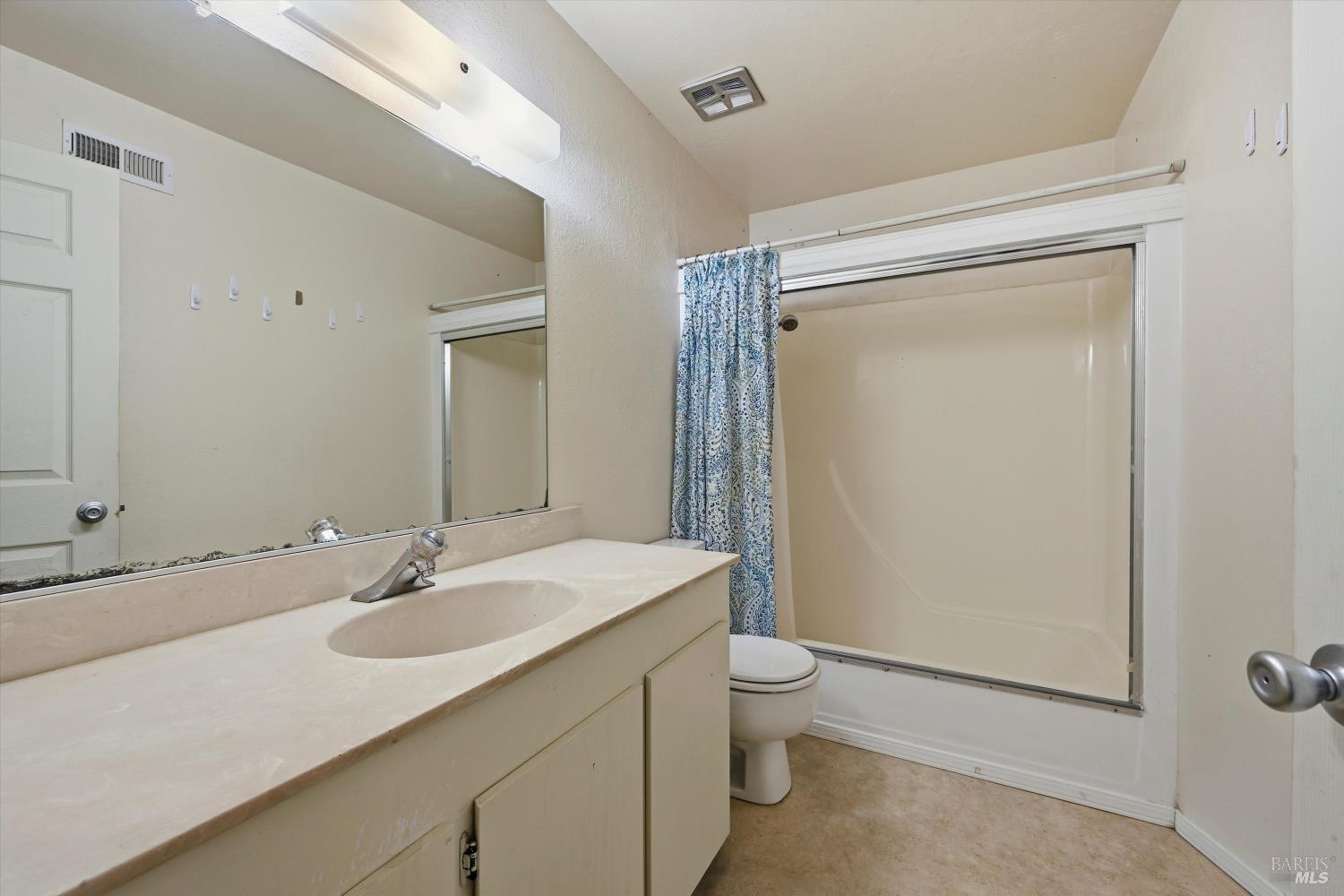 1633 Montana Vista Street Lakeport CA 95453