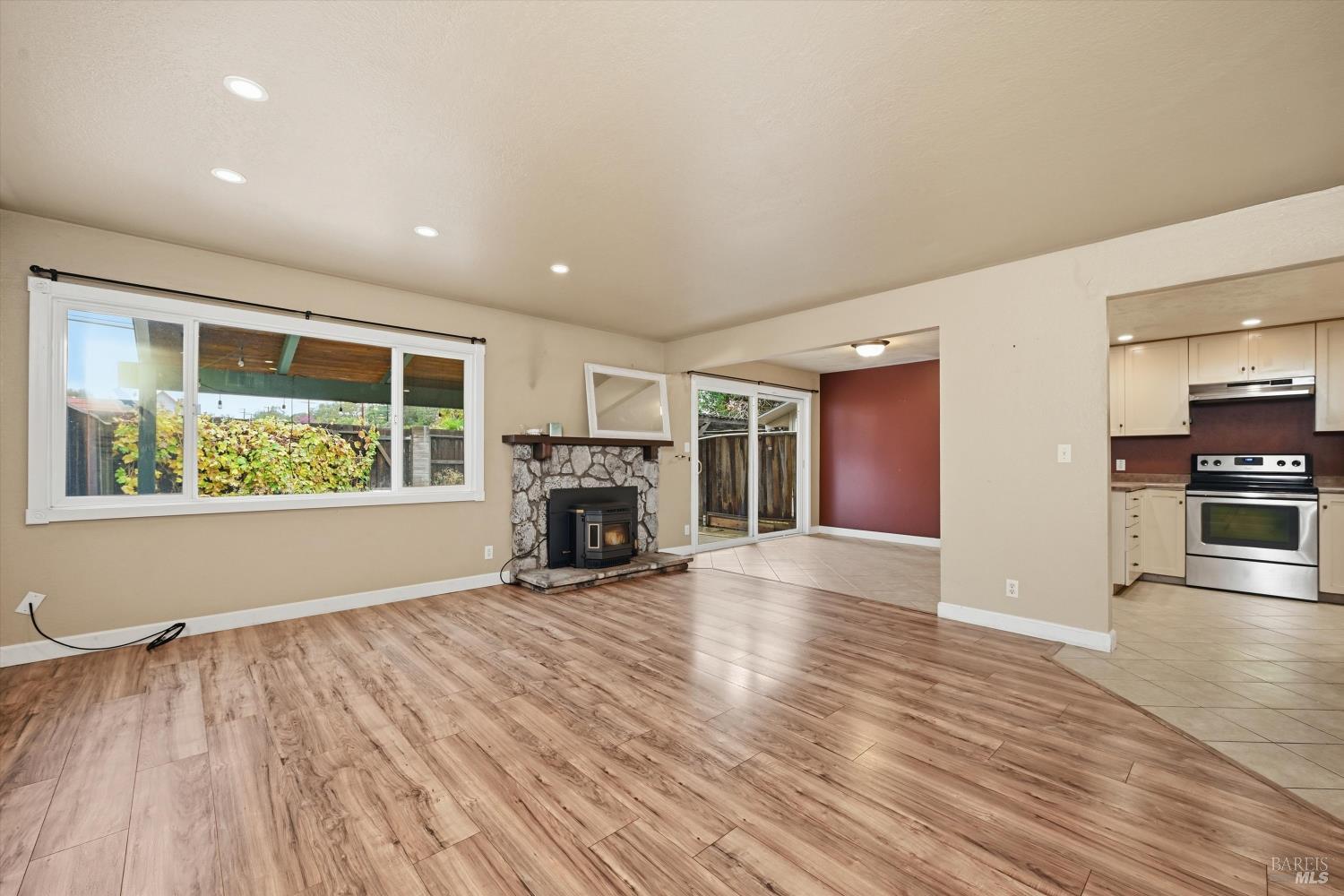 1633 Montana Vista Street Lakeport CA 95453