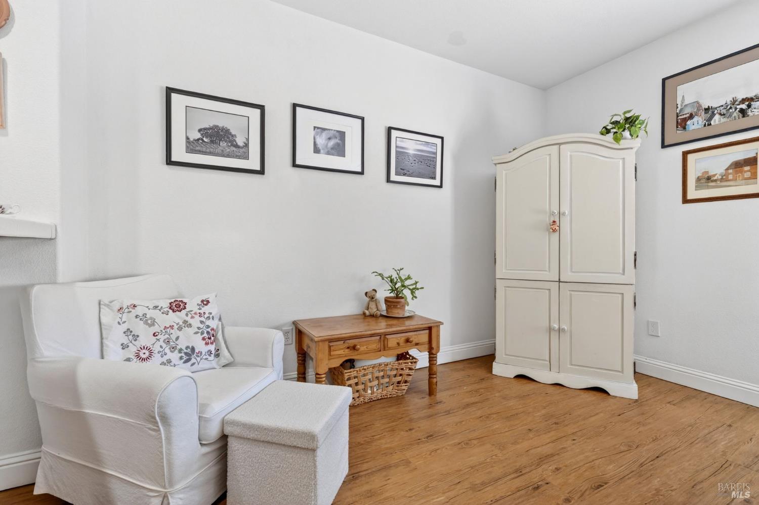 1049 Mcclelland Drive Windsor CA 95492