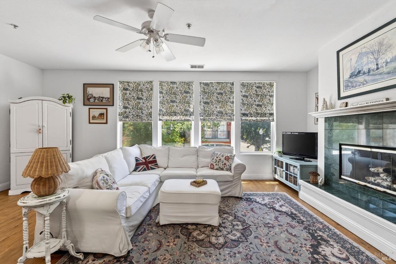 1049 Mcclelland Drive Windsor CA 95492