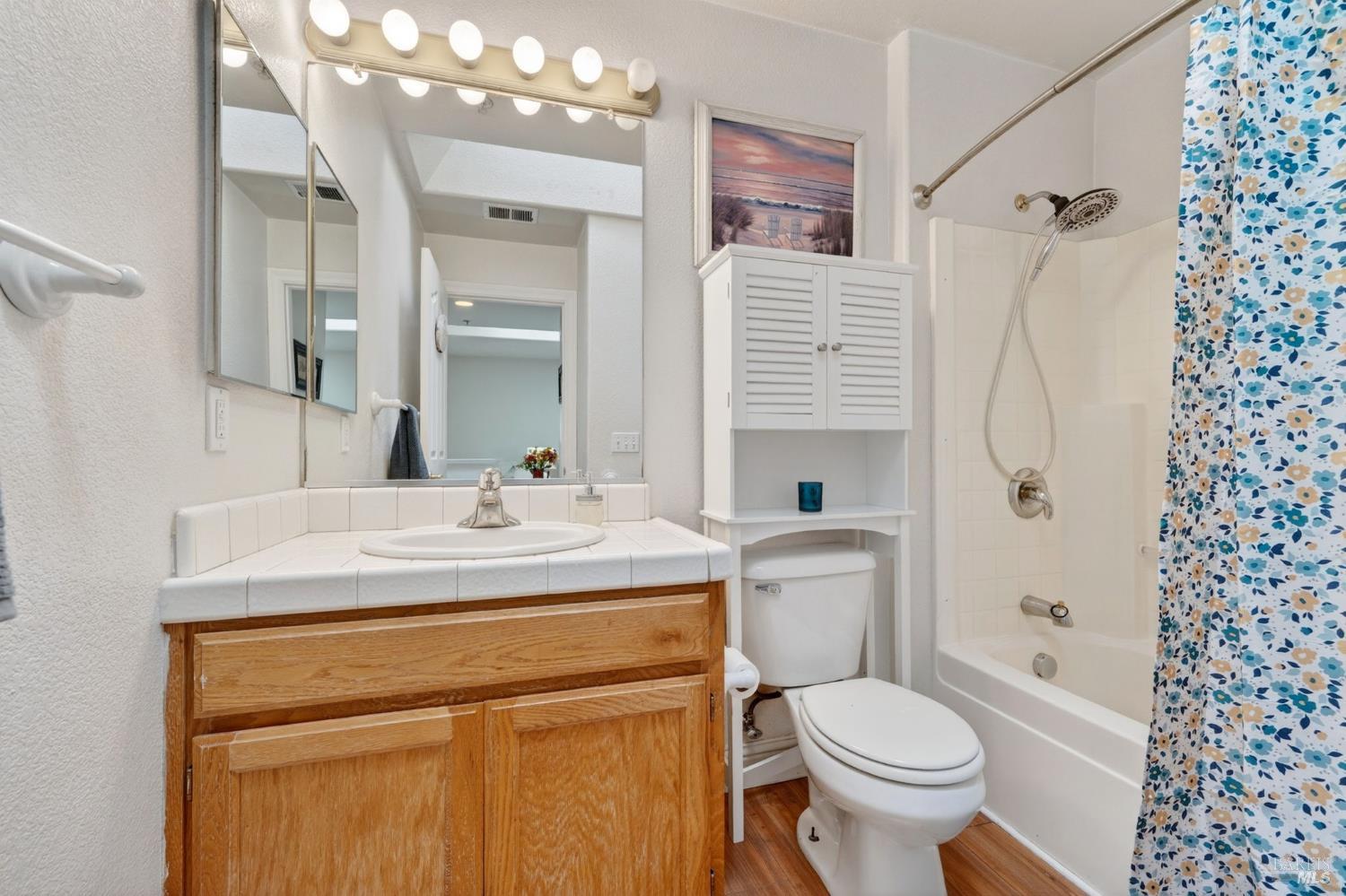 1049 Mcclelland Drive Windsor CA 95492