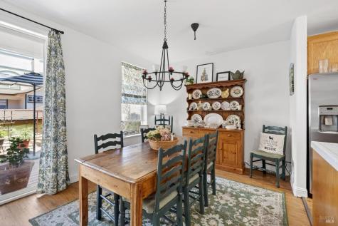 1049 Mcclelland Drive Windsor CA 95492