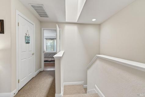 1049 Mcclelland Drive Windsor CA 95492