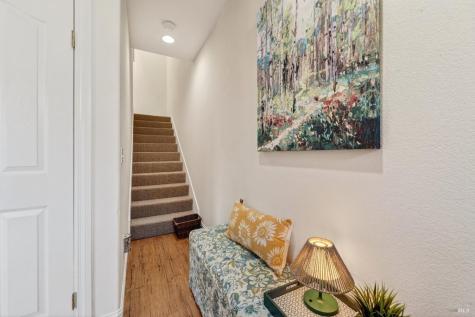 1049 Mcclelland Drive Windsor CA 95492