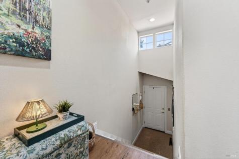 1049 Mcclelland Drive Windsor CA 95492