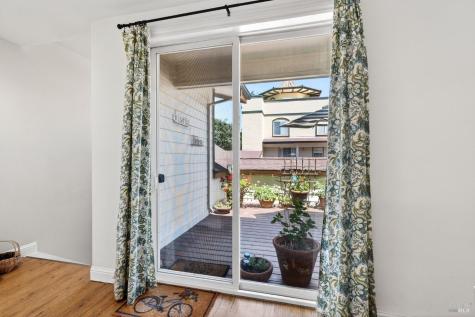 1049 Mcclelland Drive Windsor CA 95492