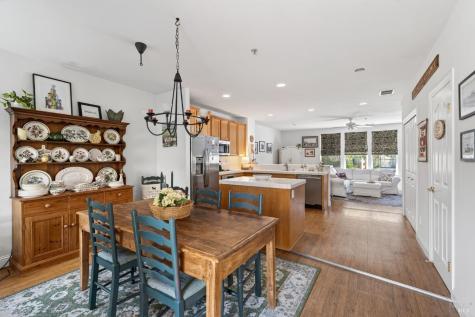1049 Mcclelland Drive Windsor CA 95492