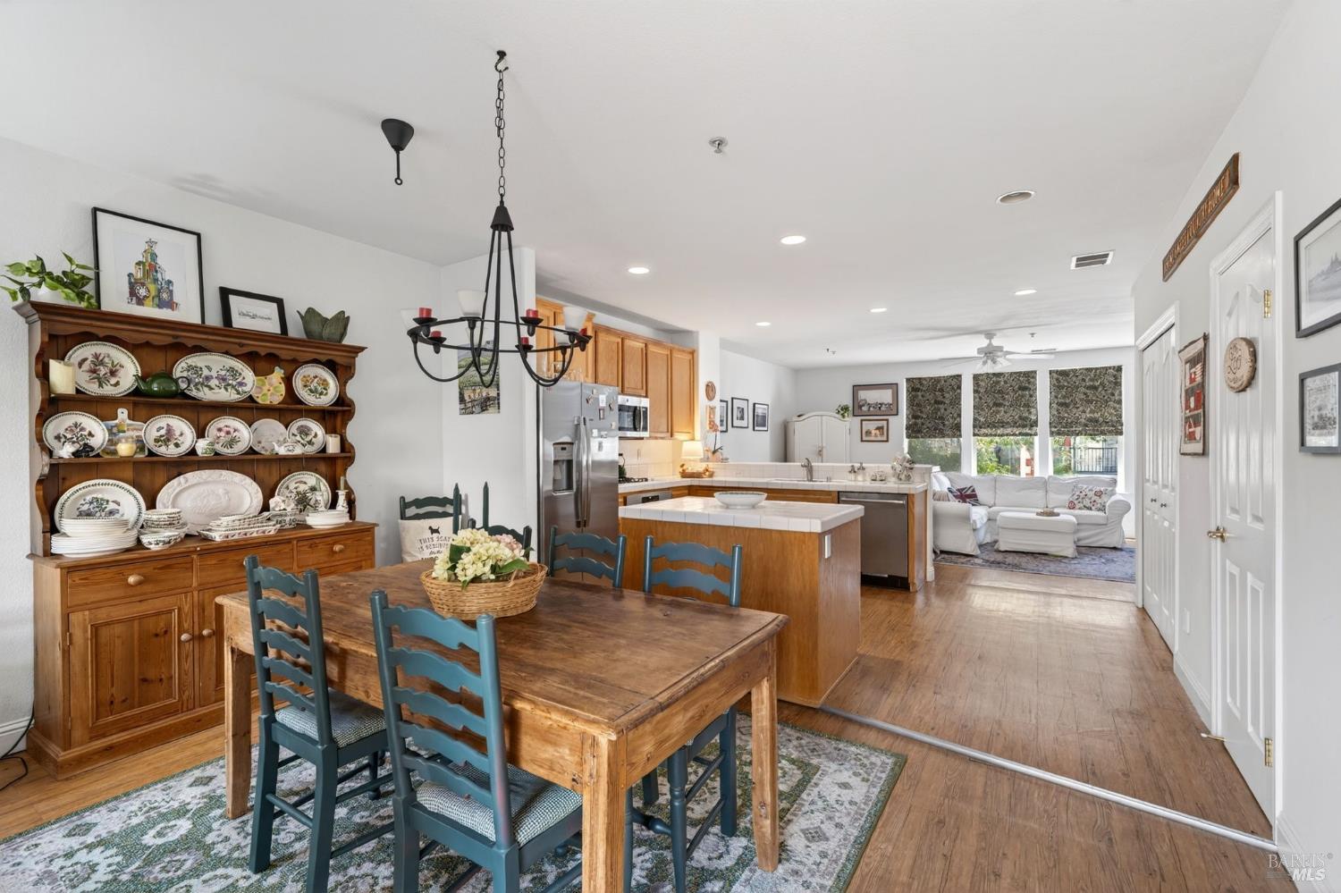 1049 Mcclelland Drive Windsor CA 95492