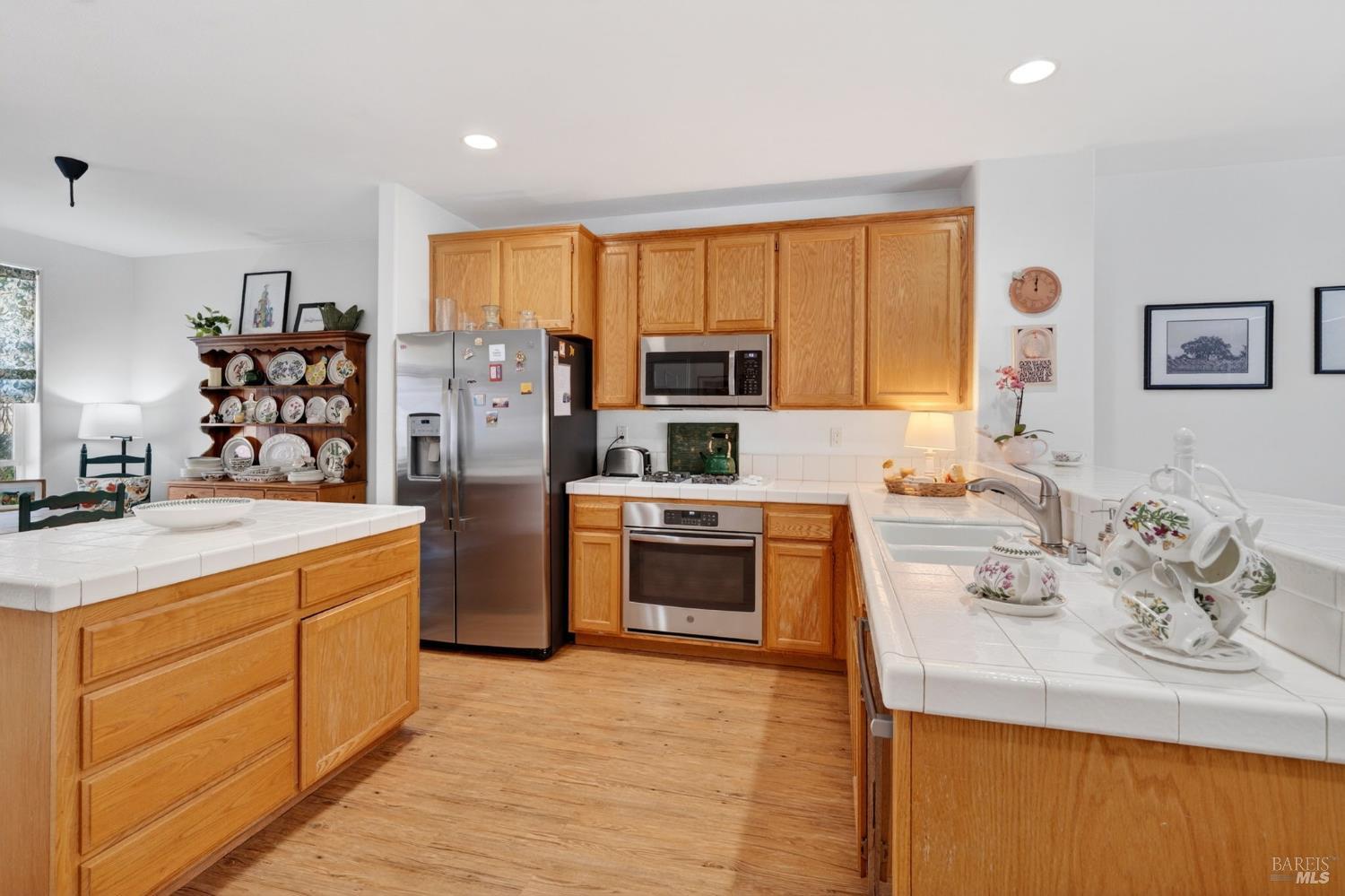 1049 Mcclelland Drive Windsor CA 95492