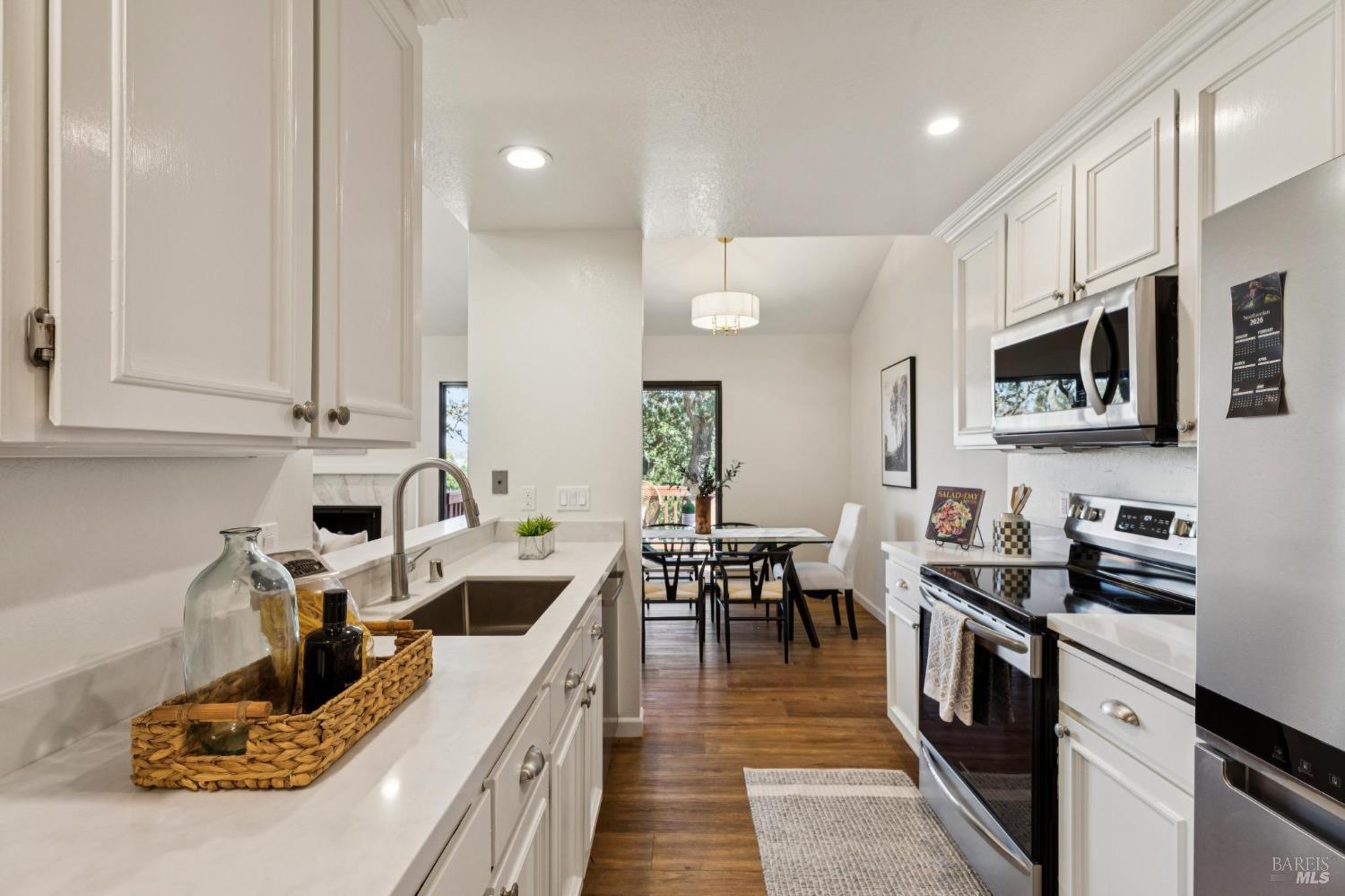1056 Susan Way Novato CA 94947