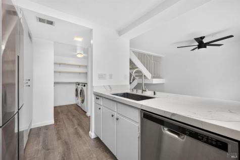 916 Sunnybrae Lane Novato CA 94947