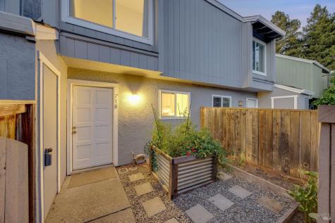 718 Racquet Club Circle Rohnert Park CA 94928