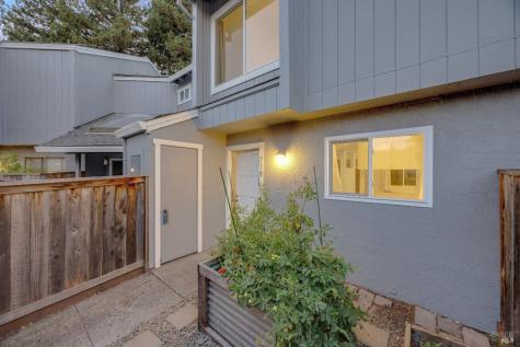 718 Racquet Club Circle Rohnert Park CA 94928