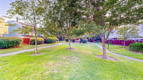 718 Racquet Club Circle Rohnert Park CA 94928
