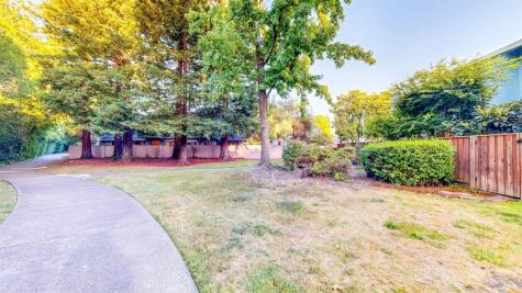 718 Racquet Club Circle Rohnert Park CA 94928