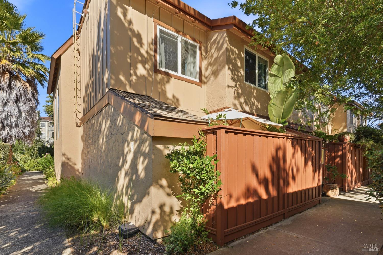 1552 Center Road Novato CA 94947
