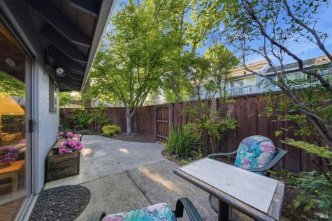 514 Racquet Club Circle Rohnert Park CA 94928