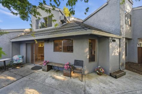 514 Racquet Club Circle Rohnert Park CA 94928