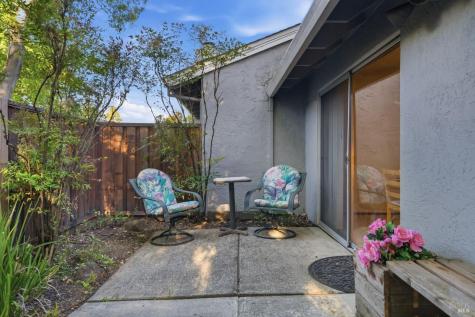 514 Racquet Club Circle Rohnert Park CA 94928
