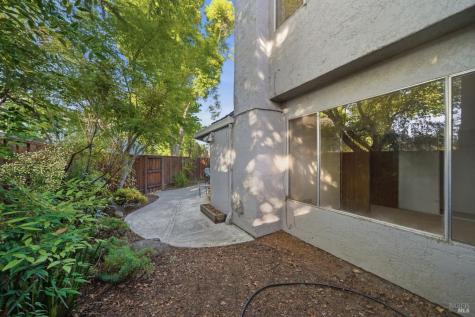 514 Racquet Club Circle Rohnert Park CA 94928