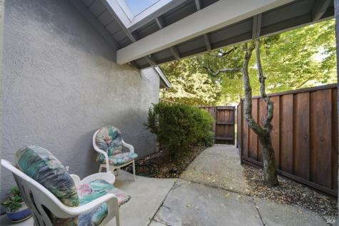 514 Racquet Club Circle Rohnert Park CA 94928