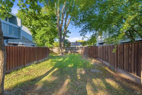 514 Racquet Club Circle Rohnert Park CA 94928