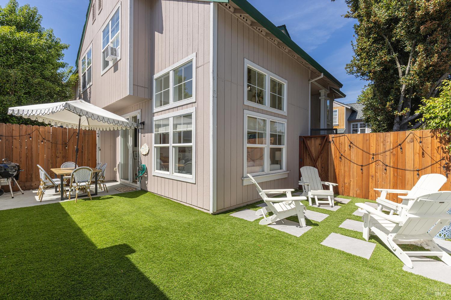 1520 Pinebrook Place Santa Rosa CA 95403
