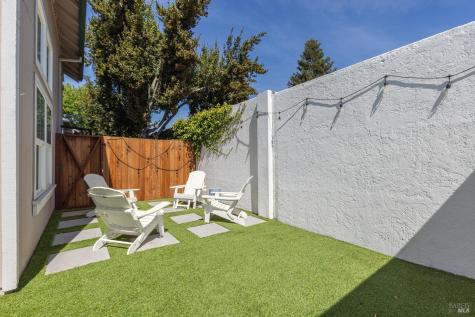 1520 Pinebrook Place Santa Rosa CA 95403