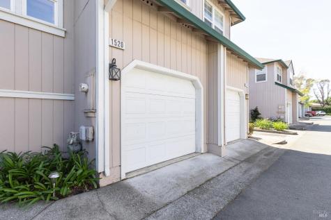 1520 Pinebrook Place Santa Rosa CA 95403