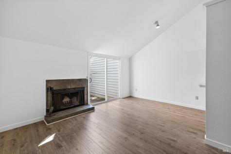 230 Courtyards E Windsor CA 95492