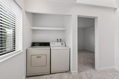 230 Courtyards E Windsor CA 95492