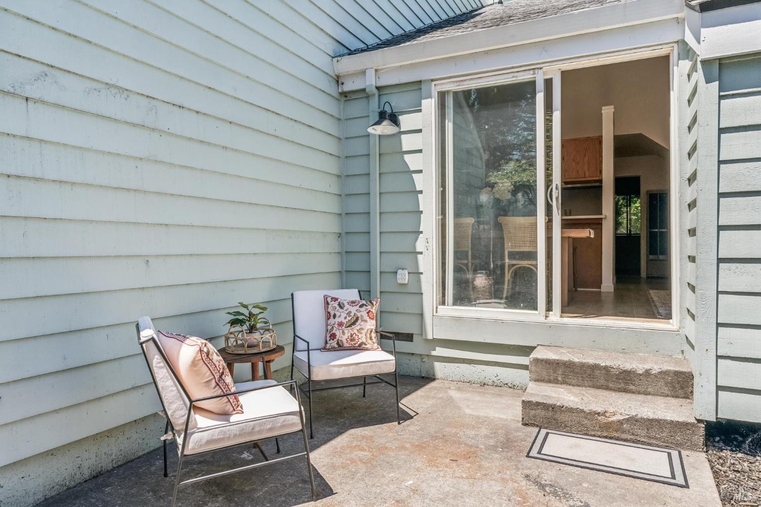 230 Courtyards E Windsor CA 95492