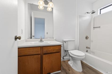 230 Courtyards E Windsor CA 95492