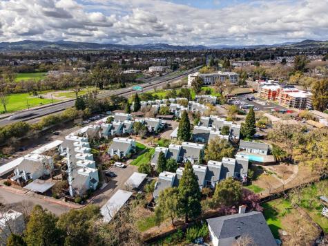 230 Courtyards E Windsor CA 95492