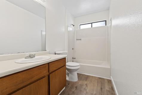 230 Courtyards E Windsor CA 95492