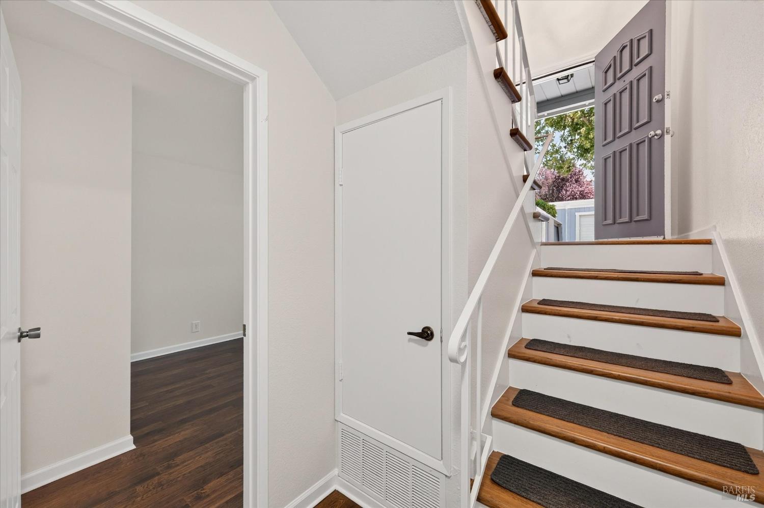 2002 Clearview Circle Benicia CA 94510